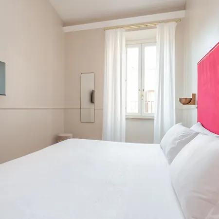 Daplace - White In Navona 4*