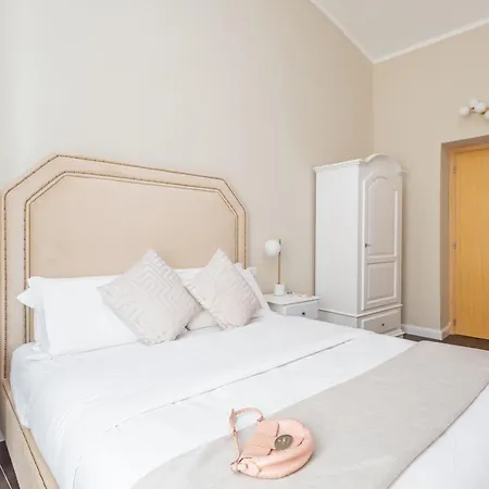 Guest house Daplace - White In Navona