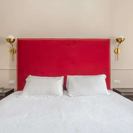 Daplace - White In Navona