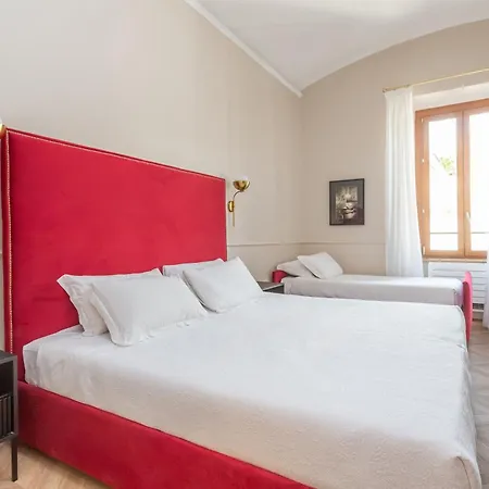 Daplace - White In Navona Guest house 4*
