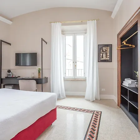 Daplace - White In Navona Rome