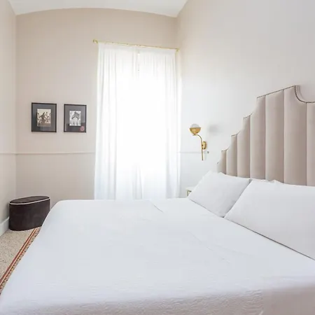 Guest house Daplace - White In Navona
