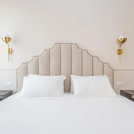 Daplace - White In Navona Guest house