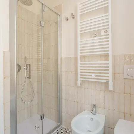 Daplace - White In Navona Guest house