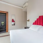 Daplace - White In Navona Pensión 4*