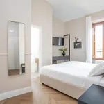 Pensión Daplace - White In Navona 4*