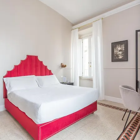 Daplace - White In Navona Roma