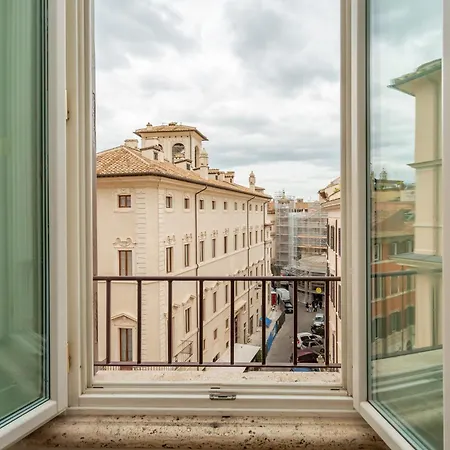 Daplace - White In Navona Pensión Roma