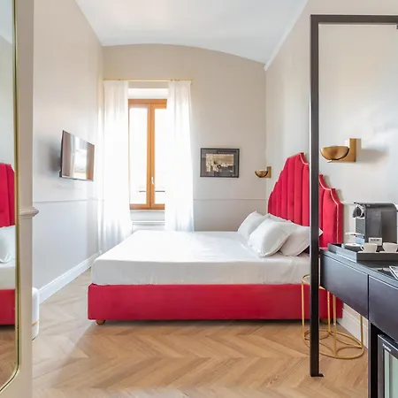 Daplace - White In Navona 4*